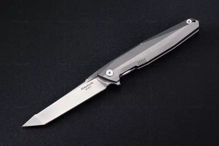 Rike Knives 1507T Kwaiken Flipper Light Bronze Ti Handle M390 Satin Bead Blast Tanto