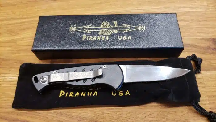 Piranha P-2BK Fingerling Black Handle Mirror Blade - Image 2