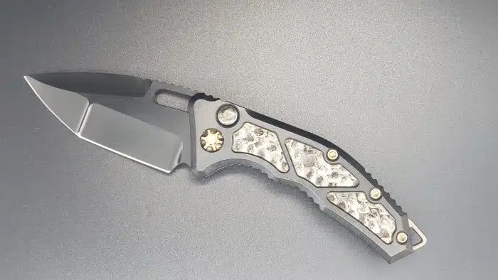 Heretic Knives Medusa Rattlesnake Inlay, Fat Carbon