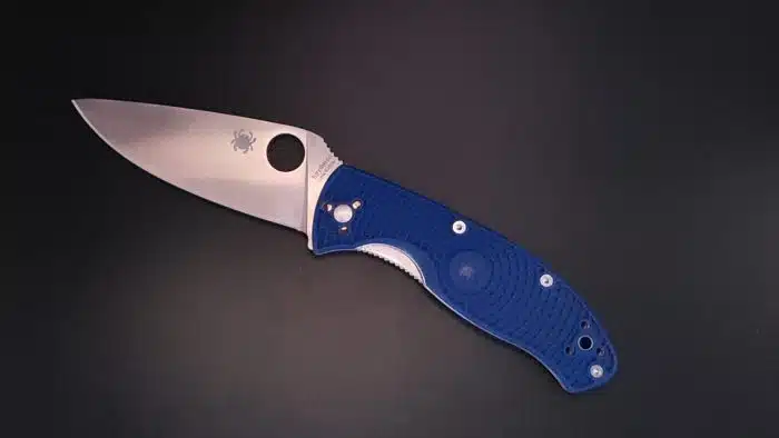 Spyderco Tenacious C122PBL Lightweight Blue FRN Handles S35VN