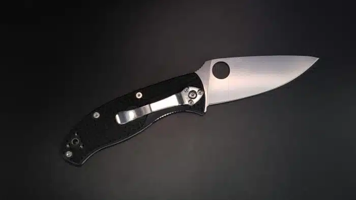 Spyderco Tenacious C122PBK Lightweight Black FRN Handles - Image 2