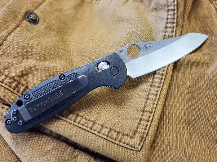 Benchmade Mini Griptilian AXIS Lock S30V - Image 2