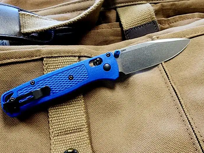 Benchmade Bugout 535 AXIS Lock Knife S30V Blue Handle - Image 2