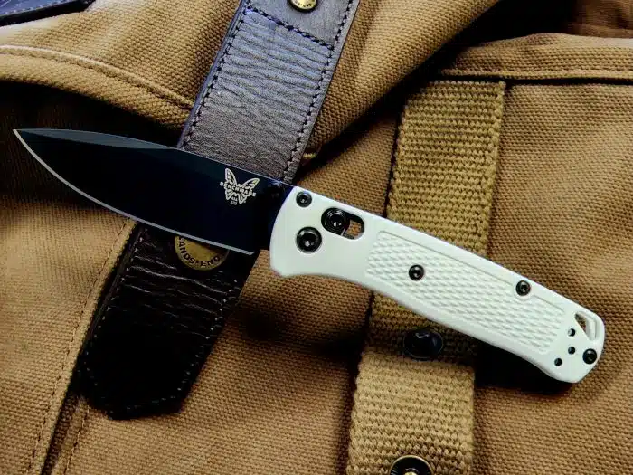 Benchmade Mini Bugout 533BK-1 AXIS Lock Black DLC S30V White Grivory Handle - Image 2