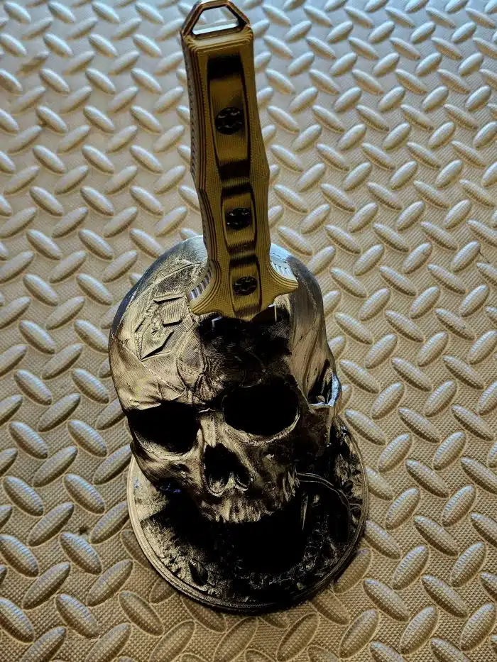 Heretic Knives Black 3D Printed Skull Stand - Image 3