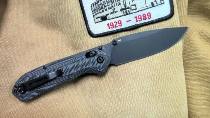 Benchmade Freek AXIS Lock Black Cerakoted M4 Black/Gray G10 Drop Point 560BK-1 - Image 2