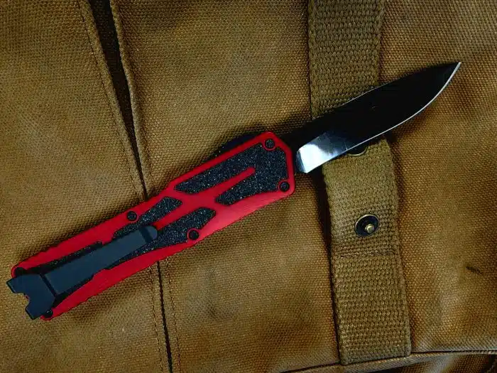 Heretic Knives Colossus OTF Magnacut Recurve DLC Blade Red Handle H042-6A-Red - Image 2