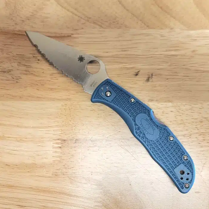 Spyderco Endela Lightweight C243FSK390 Blue FRN Lockback K390 Serrated Drop Point