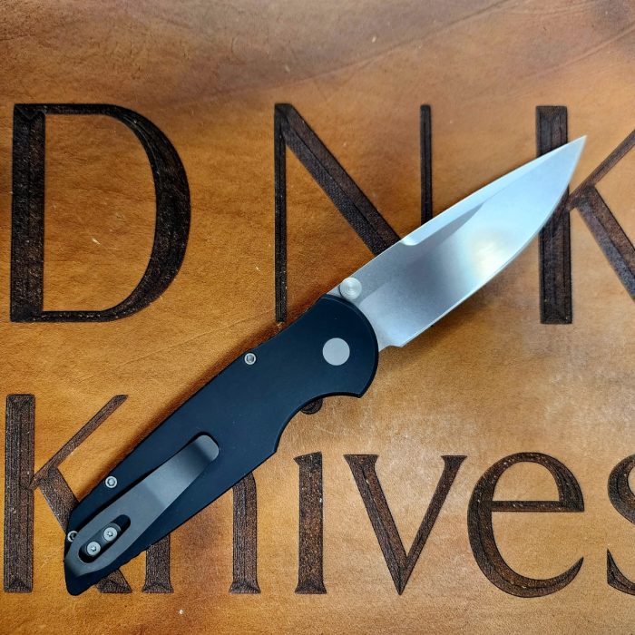 Protech Integrity TR-3 INT101 Thumbstud Manual Black Aluminum Stonewashed S35VN - Image 2