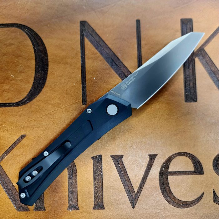 Protech Dmitry Sinkevich DS121 Oligarch Auto Black Aluminum Smokey Grey DLC Magnacut Blade - Image 2