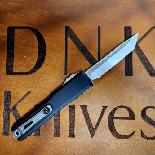 Microtech ZBP Ultratech 3 OTF 1123-12 Stonewashed Serrated Tanto Black Machined Aluminum
