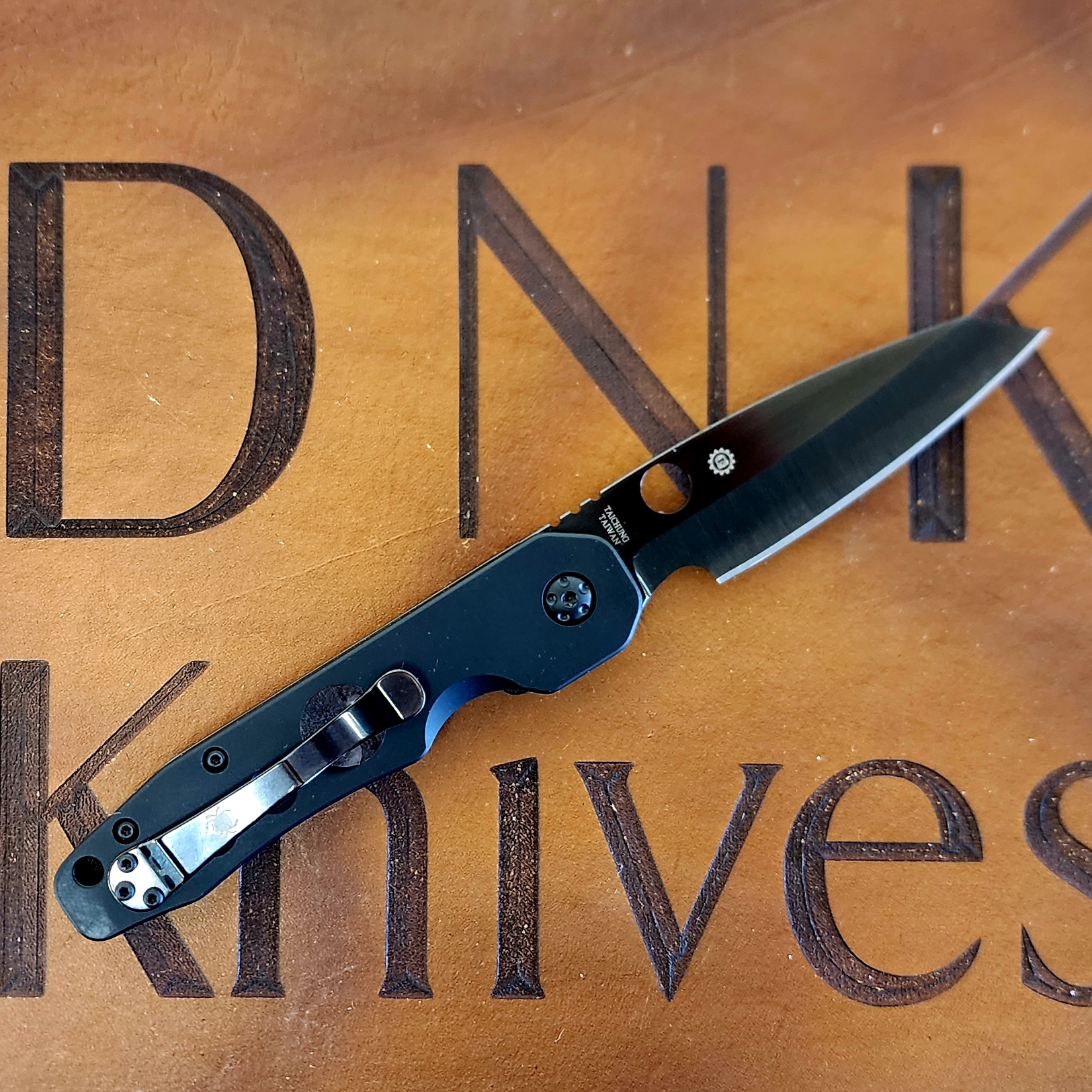 Spyderco Smock Distributor Sprint Run C240BKALBKCWP Black Aluminum Black CruWear Spyderco Smock Distributor Sprint Run C240BKALBKCWP Black Aluminum Black CruWear - Image 2