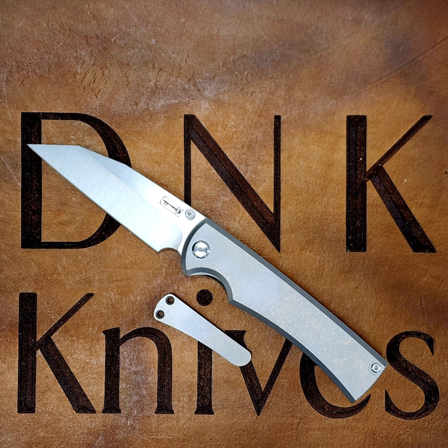 Chaves Knives Titanium Ultramar Sangre 229 M390 Satin Wharncliffe Preowned Chaves Knives Titanium Ultramar Sangre 229 M390 Satin Wharncliffe Preowned