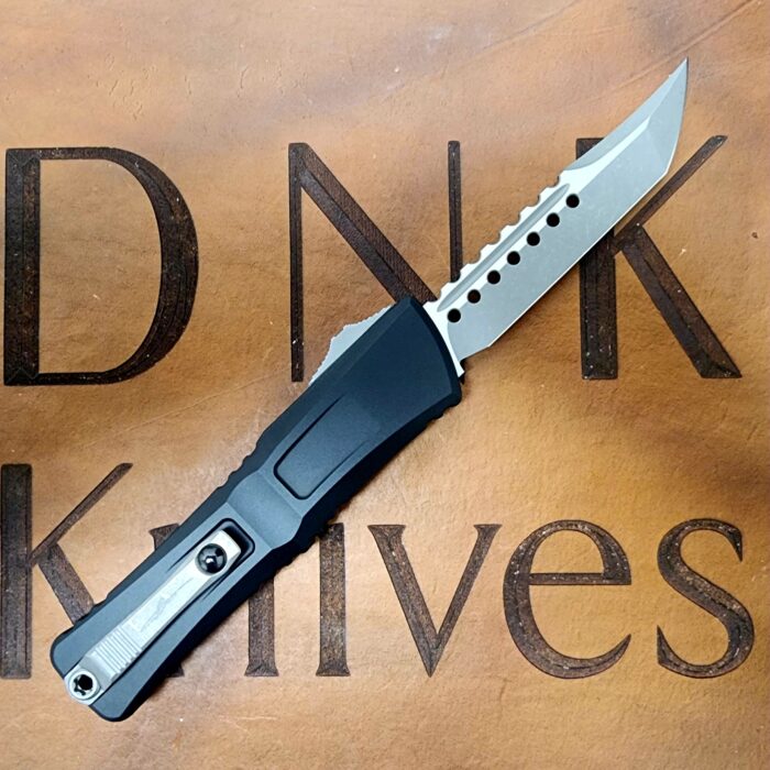 Microtech 1219-10APS Combat Troodon Hellhound Gen lll Apocalyptic M390MK Black Signature Series - Image 2