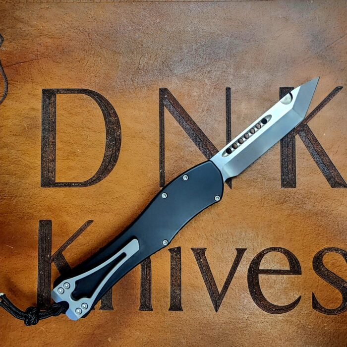 Heretic Hydra V4 H406-2A Tanto Stonewashed Magnacut Blade Black Frame S/A OTF - Image 2