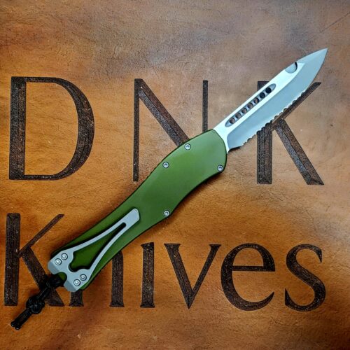 Heretic Hydra V4 H407-5C-GRN Drop Point Battleworn Serrated Magnacut Blade OD Green Frame S/A OTF