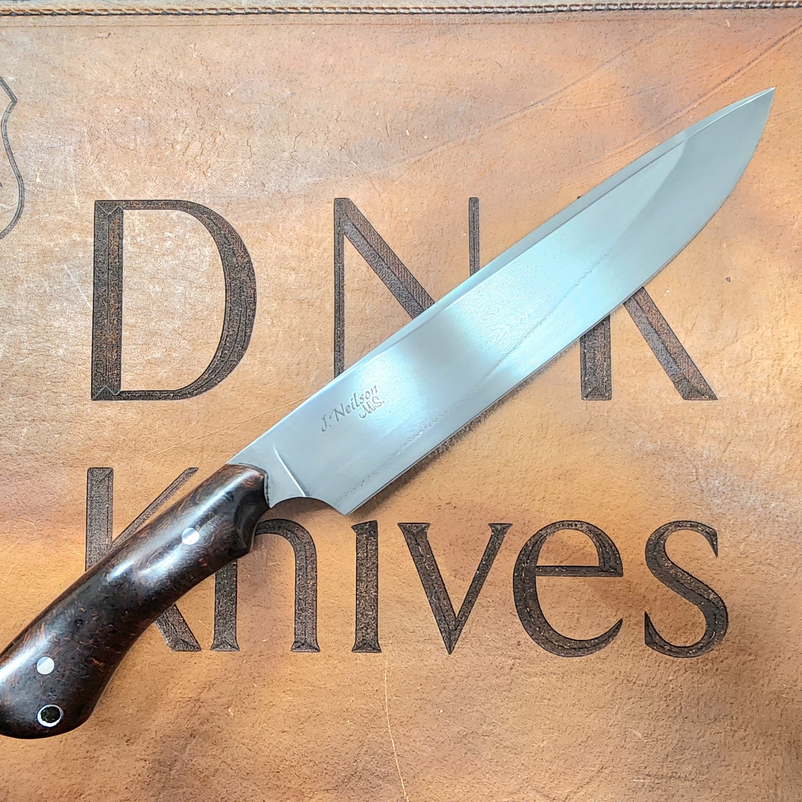 J Neilson Mountain Hollow Hand Rubbed 1084 Carbon Blade Desert Ironwood Burl Scales J Neilson Mountain Hollow Hand Rubbed 1084 Carbon Blade Desert Ironwood Burl Scales - Image 2