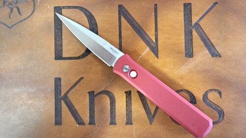 Pro-Tech 921 Godfather 4″ 154CM Satin Plain Blade, Red Aluminum Handles, Mother of Pearl Button 921-MOP RED