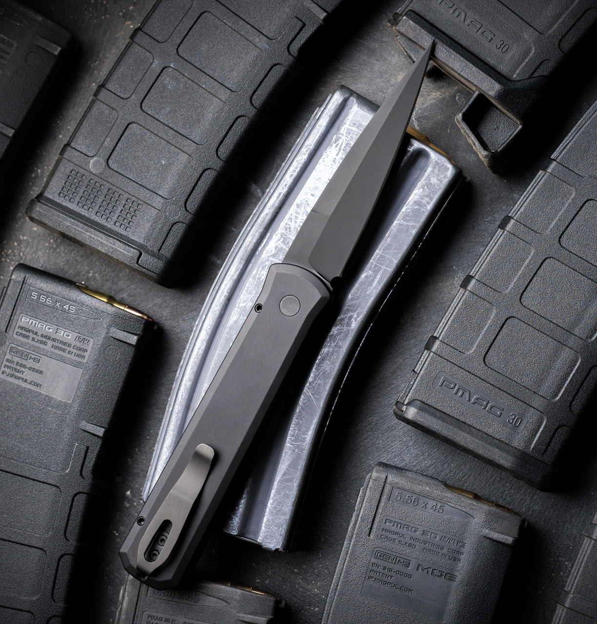 ProTech 921 Operator Godfather Auto Black Aluminum 4″ DLC Spear Point 154CM Tritium Insert ProTech 921 Operator Godfather Auto Black Aluminum 4" DLC Spear Point 154CM Tritium Insert - Image 2