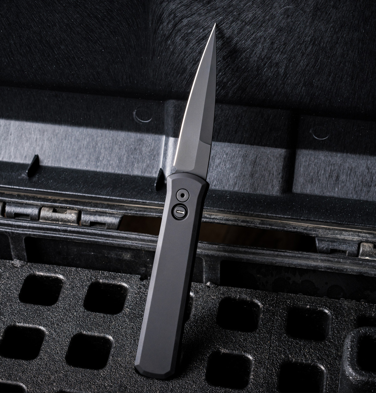 ProTech 921 Operator Godfather Auto Black Aluminum 4″ DLC Spear Point 154CM Tritium Insert ProTech 921 Operator Godfather Auto Black Aluminum 4" DLC Spear Point 154CM Tritium Insert