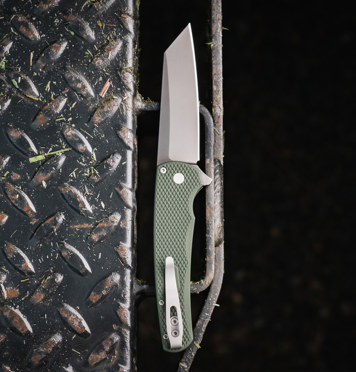 Protech 5406-SG Malibu Flipper Green Textured Aluminum Button Lock Smokey Grey DLC Magnacut Reverse Tanto Protech 5406-SG Malibu Flipper Green Textured Aluminum Button Lock Smokey Grey DLC Magnacut Reverse Tanto - Image 2