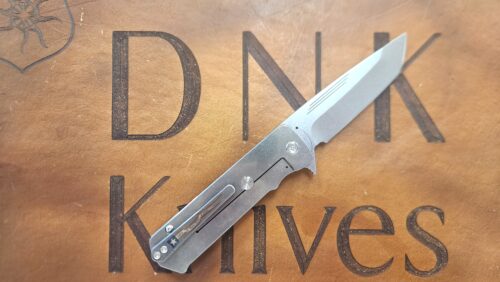 Medford TFF-4 Tumbled Tanto S35VN Tumbled Blue Titanium w/Black G10 Insert