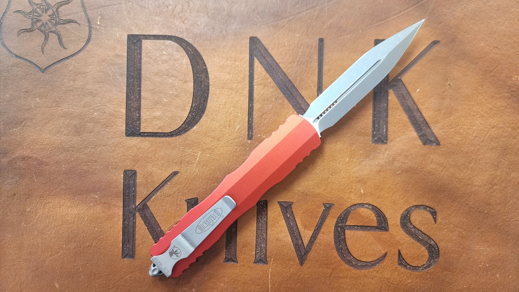 Microtech Dirac Delta 227-10APRD D/E Apocalyptic Standard Blade Red Aluminum Chassis Microtech Dirac Delta 227-10APRD D/E Apocalyptic Standard Blade Red Aluminum Chassis - Image 2