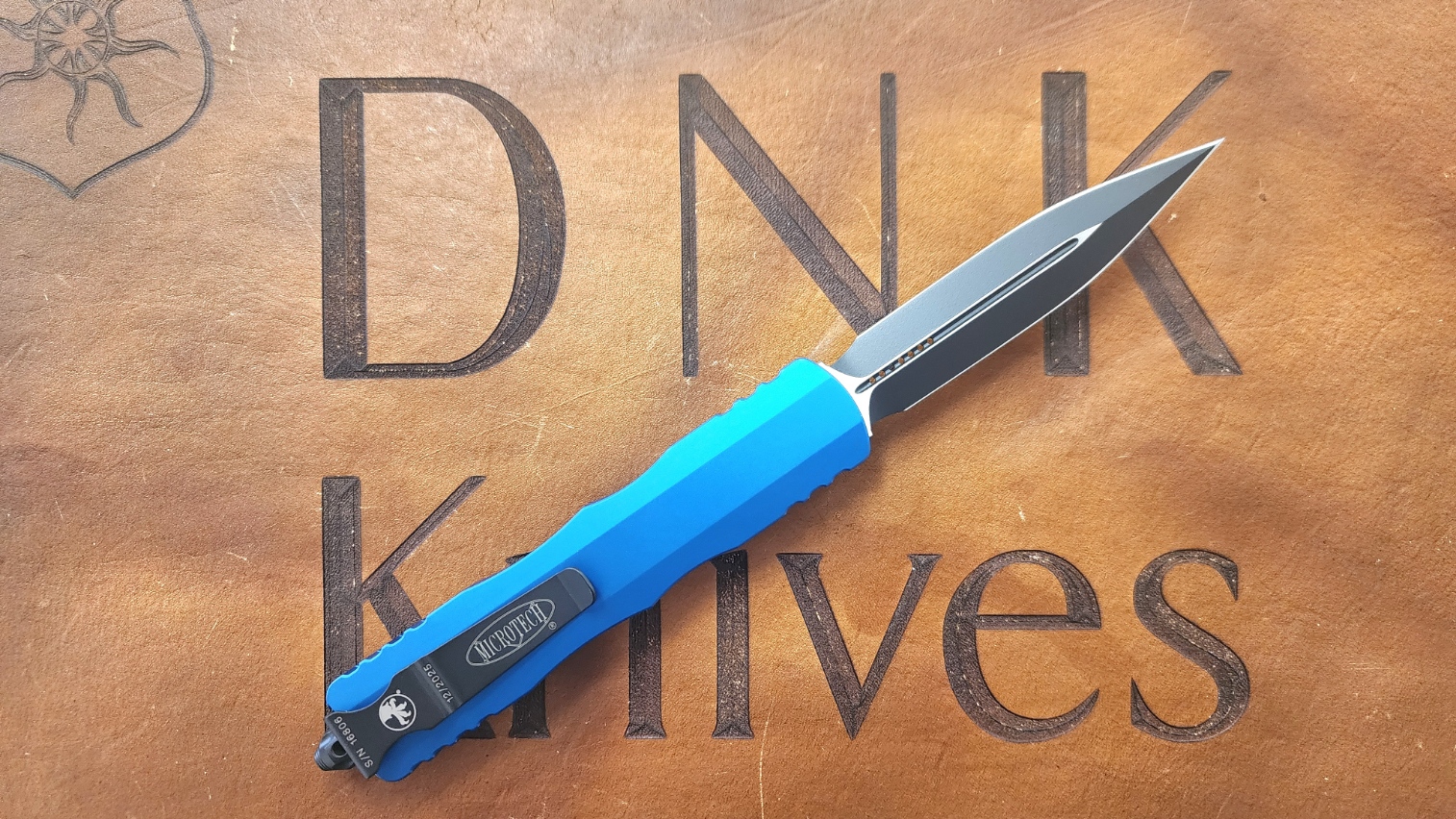 Microtech Dirac Delta 227-1BL D/E Standard Blade Blue Aluminum Chassis Microtech Dirac Delta 227-1BL D/E Standard Blade Blue Aluminum Chassis - Image 2