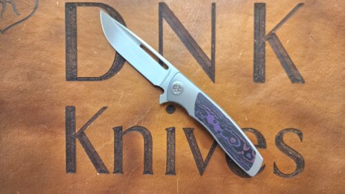 Sharp By Design Mini Evo – M390, Satin, Purple Haze Fat Carbon