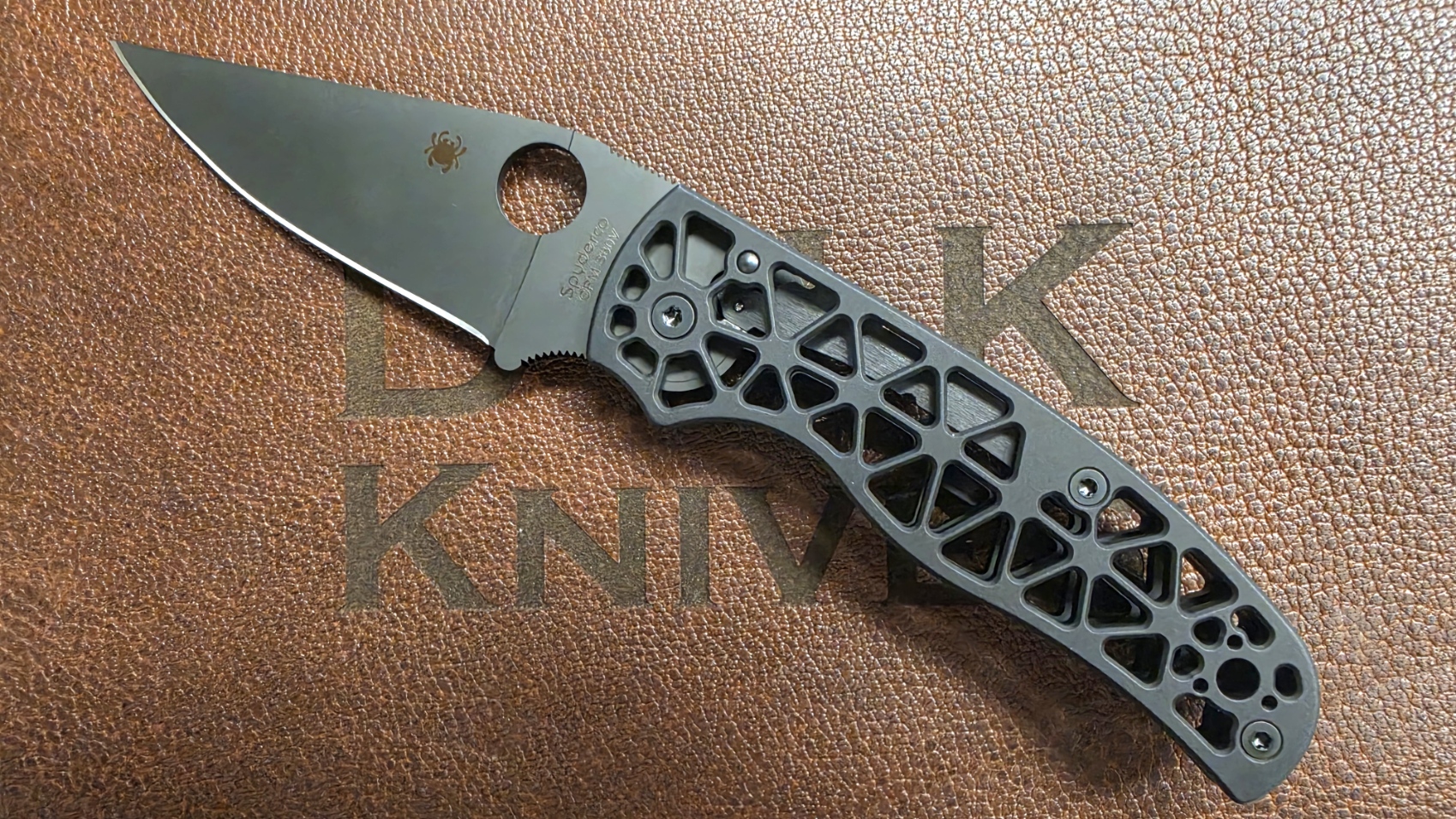 Spyderco Edgerati Black S30V Compression Lock Black Aluminum C266BKALBKP Plain Edge Spyderco Edgerati Black S30V Compression Lock Black Aluminum C266BKALBKP Plain Edge