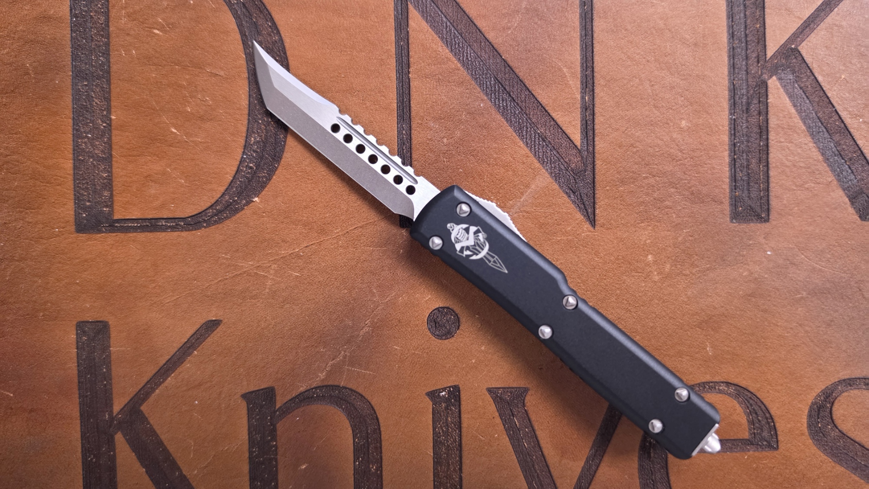 Microtech UTX-70 Hellhound Signature Series Preowned Microtech UTX-70 Hellhound Signature Series Preowned