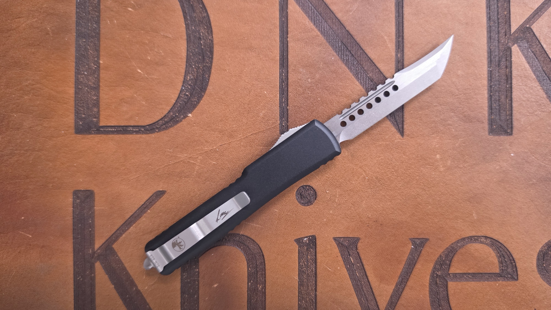 Microtech UTX-70 Hellhound Signature Series Preowned Microtech UTX-70 Hellhound Signature Series Preowned - Image 2