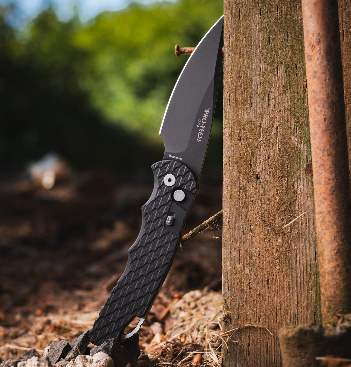 Pro-Tech TR-4 T4106 Feather MagnaMax Automatic Knife, DLC Black MagnaMax Blade & Black Feather-Textured Aluminum Handle Pro-Tech TR-4 T4106 Feather MagnaMax Automatic Knife, DLC Black MagnaMax Blade & Black Feather-Textured Aluminum Handle
