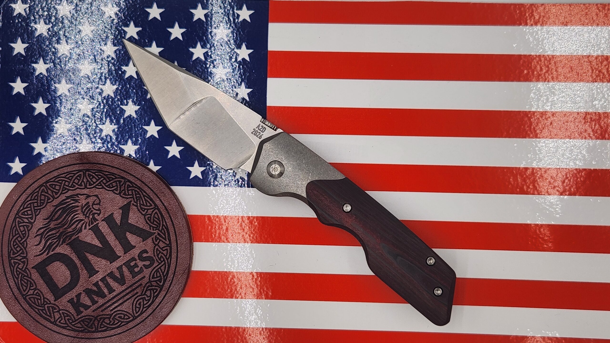 Attention to Detail (A2D) Knives Gen 4 Mark 3 Medium Folding Knife – MagnaCut Hissatsu Compound Grind, Red/Black Camo Quartz, Grey Wash Titanium Attention to Detail (A2D) Knives Gen 4 Mark 3 Medium Folding Knife – MagnaCut Hissatsu Compound Grind, Red/Black Camo Quartz, Grey Wash Titanium