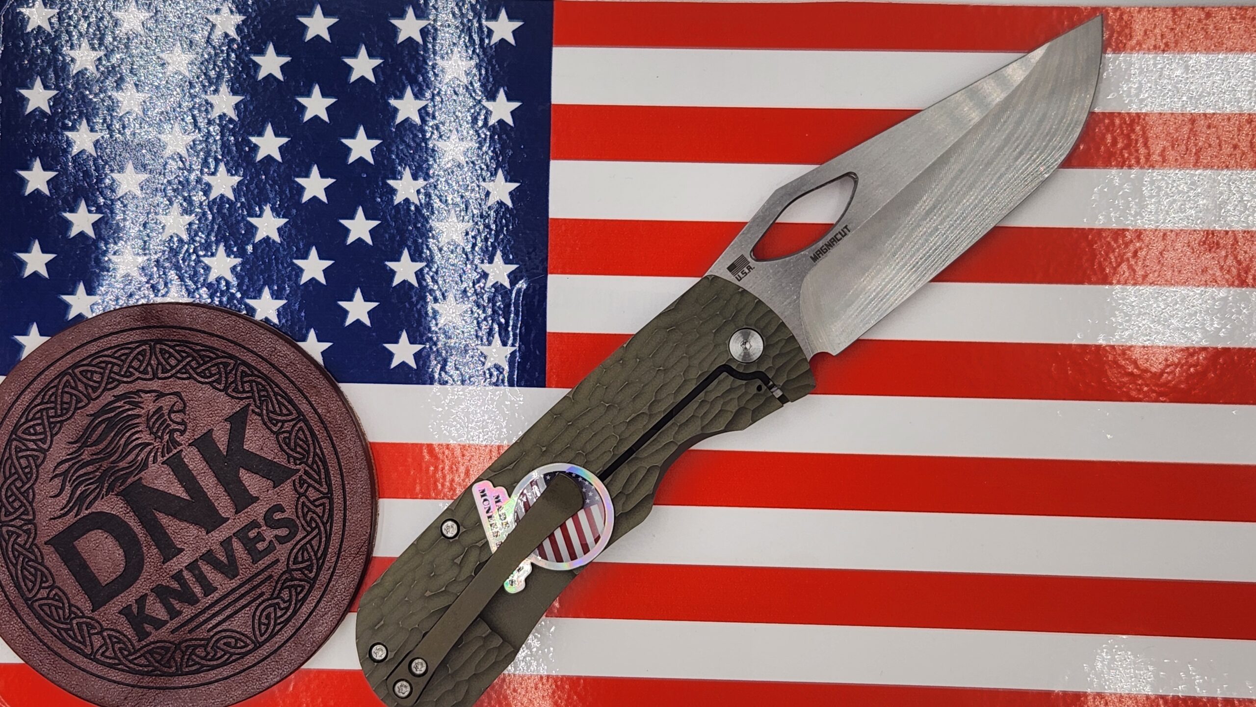 McNees Knives 3.75″ DX Dixon Jigged Folding Knife – Green/Bronze Anodized Titanium, Satin SW Blade (GRN/BRNZ-A) McNees Knives 3.75" DX Dixon Jigged Folding Knife – Green/Bronze Anodized Titanium, Satin SW Blade (GRN/BRNZ-A) - Image 2