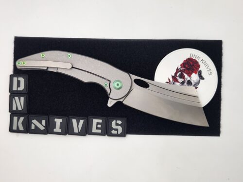 VDK Knives War Admiral V2 Flipper Folding Knife – M390 Satin Cleaver Blade, Satin Titanium Handle, Green Hardware – Pre-Owned