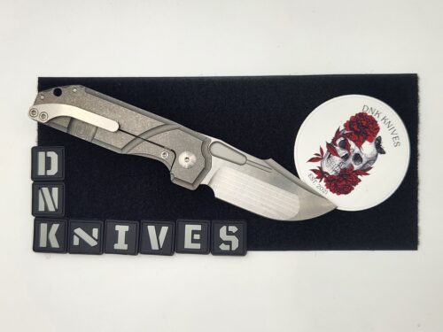 Stout Design SnappyBoi Folding Knife – M390 Belt Satin/Stonewashed Blade, Dark Bead Blasted/Stonewashed Titanium Handle – Pre-Owned